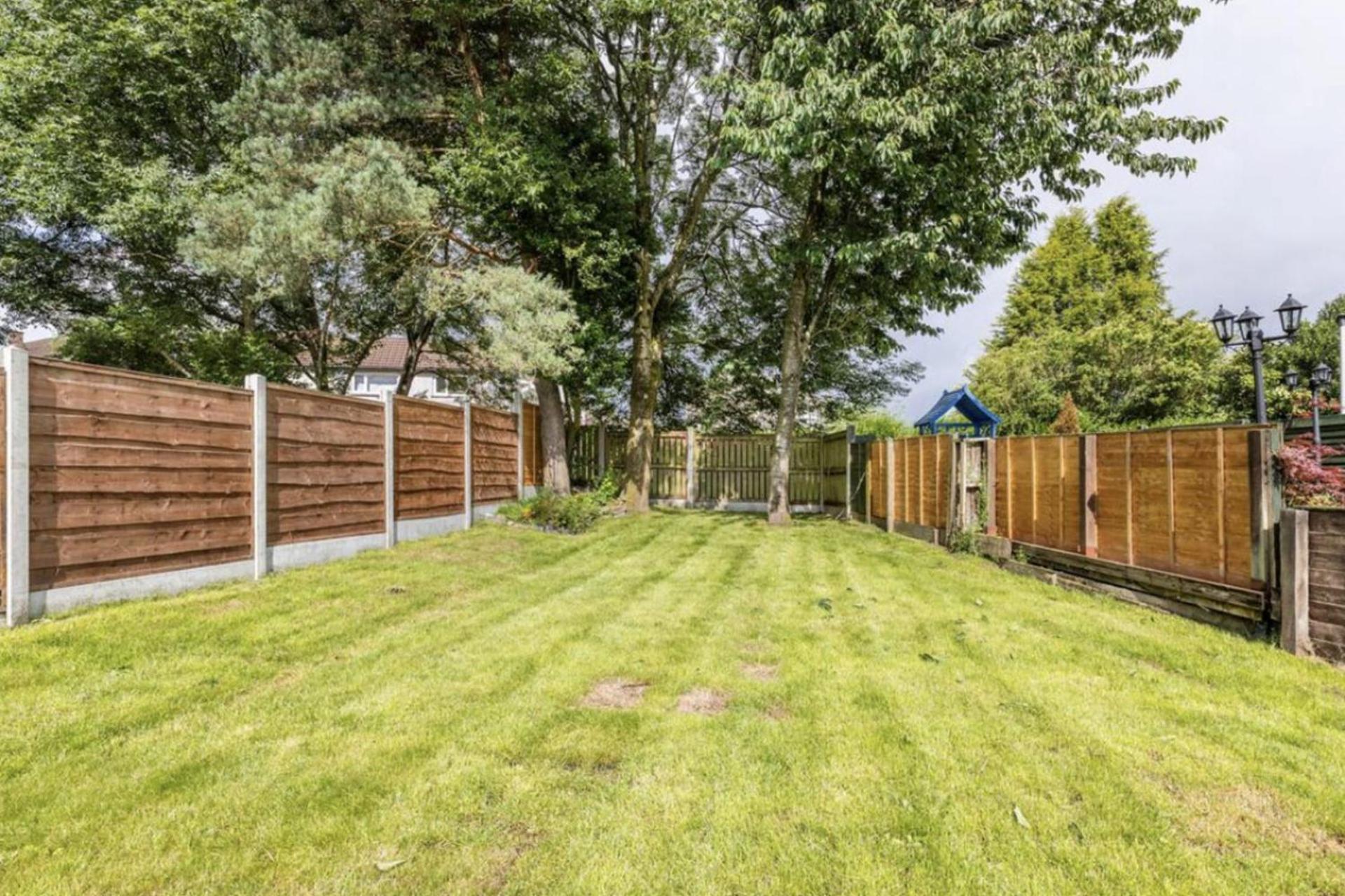 Come & Unwind In Charming 5 Bed House In Blackburn Экстерьер фото